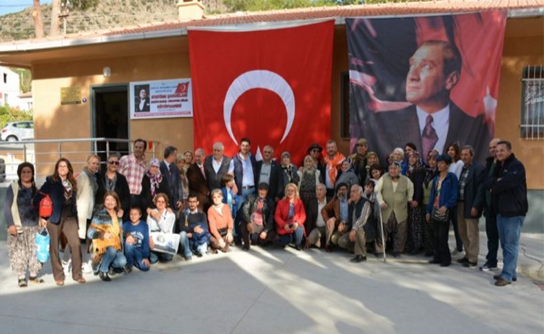 Menemen'de Atatürk çocuklarına kütüphane