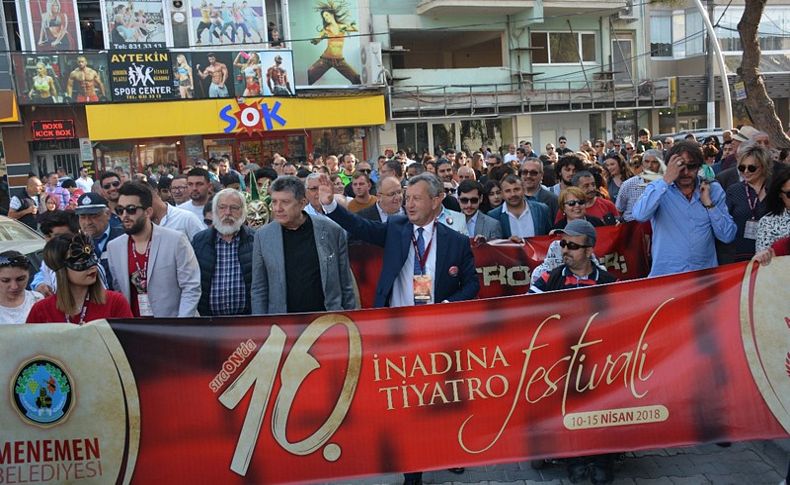 Menemen'de İnadına Tiyatro