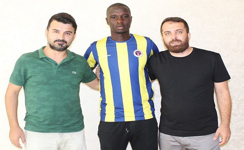 Menemenspor'a Fransız stoper