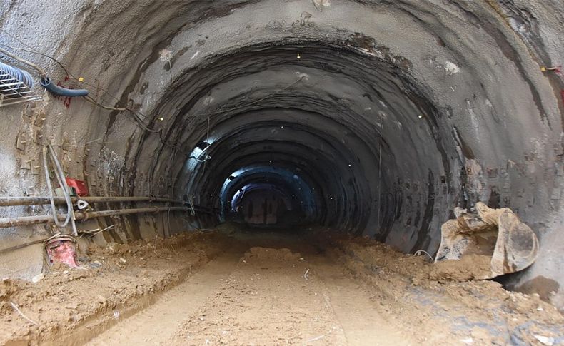 Metro için dev köstebek yeraltına inecek