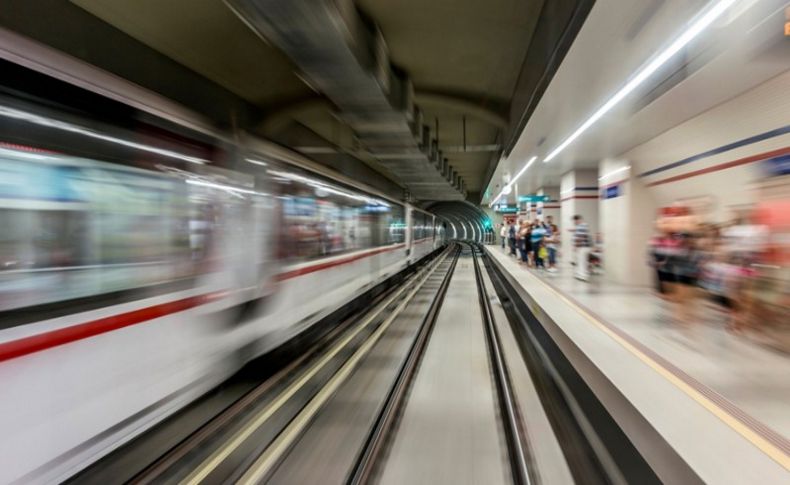 Metro seferlerine test molası