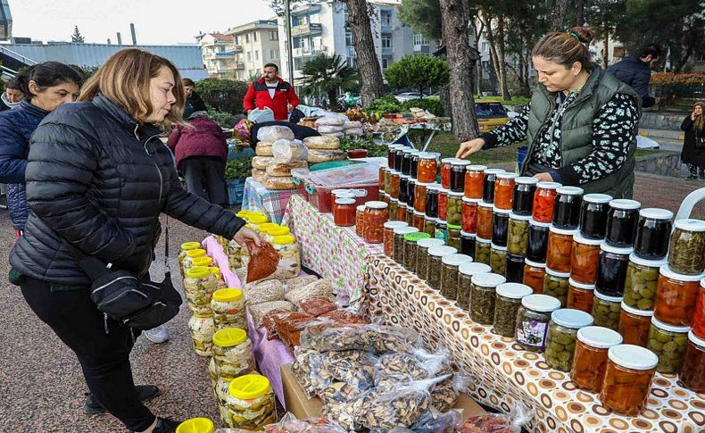 Mevlana heykeli üretici pazarıyla kapılarını açmaya hazırlanıyor