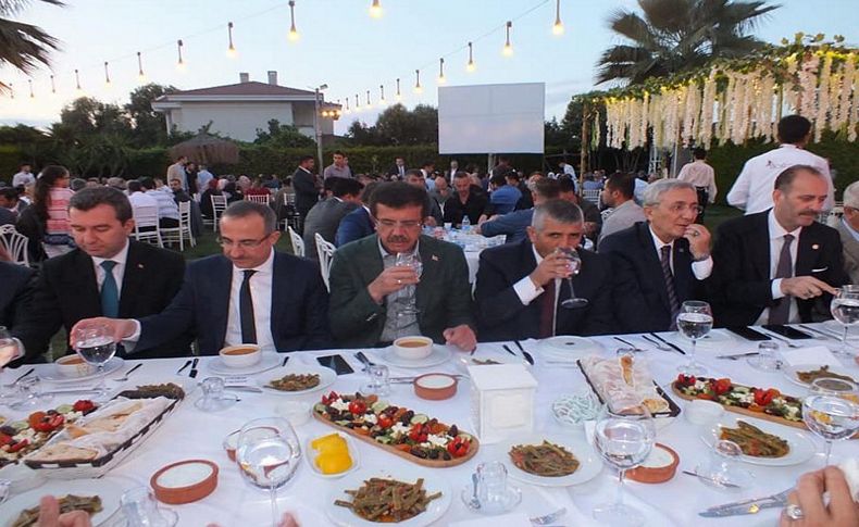 MHP'nin iftarına Zeybekci de katıldı
