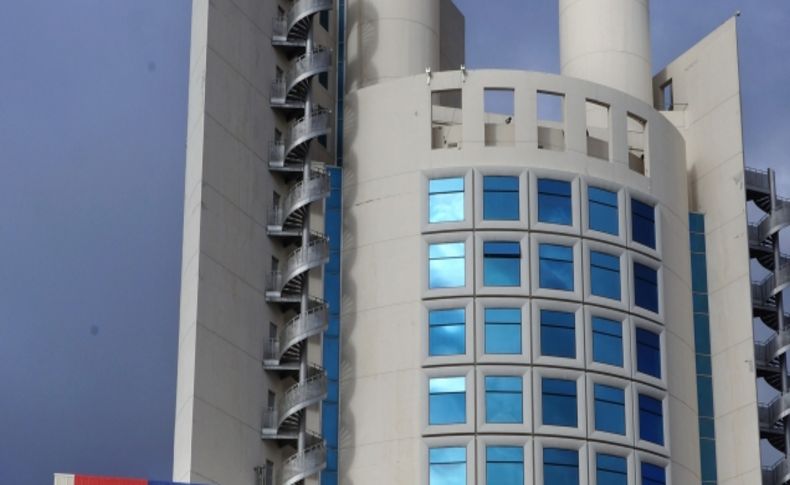 MHP'den 'Andımız'ın kaldırılmasına dev afişli tepki