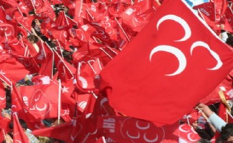 MHP İzmir'de  Kadın Kolları Başkanlığı'na Banu Önkol atandı