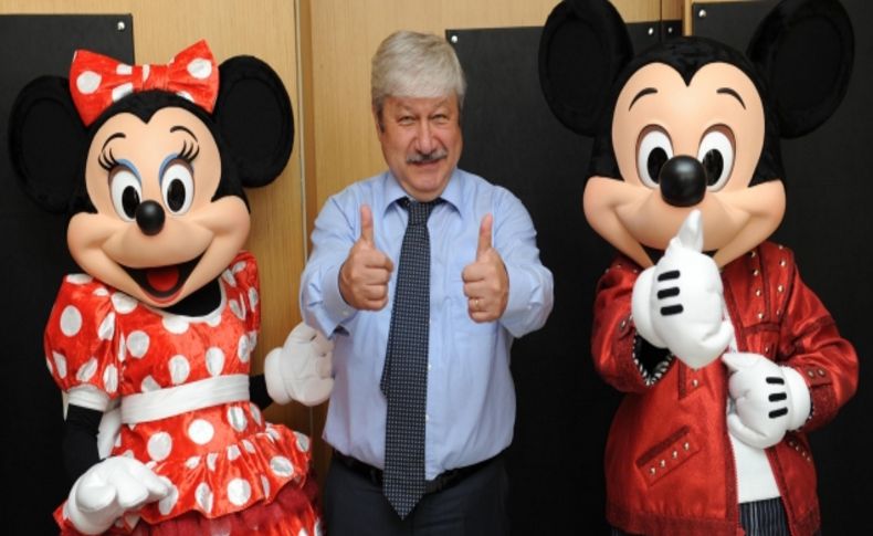 Mickey Mouse’dan Akaydın’a davet