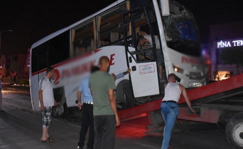 Midibüs devrildi: 1 yaralı