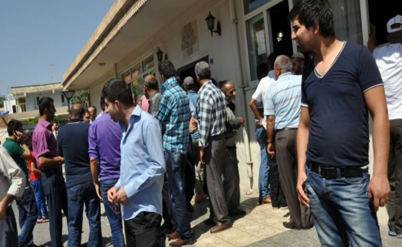 Midyat Belediyesi'ne iş başvurusunda izdiham yaşandı