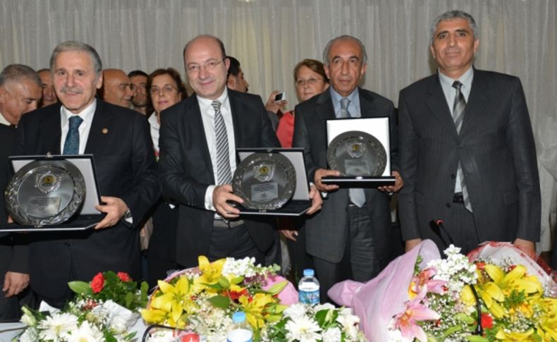 Milletvekilleri toplumda hukuku tartıştı