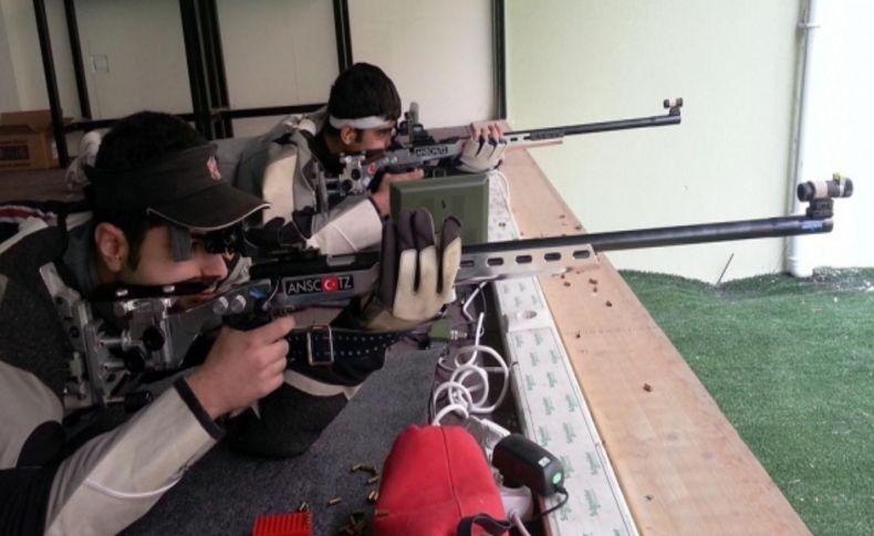Milli sporcular üniversiteli oldu