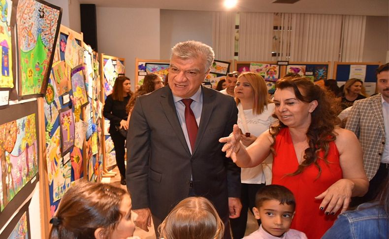 Minik ressamların sergisi çok beğenildi