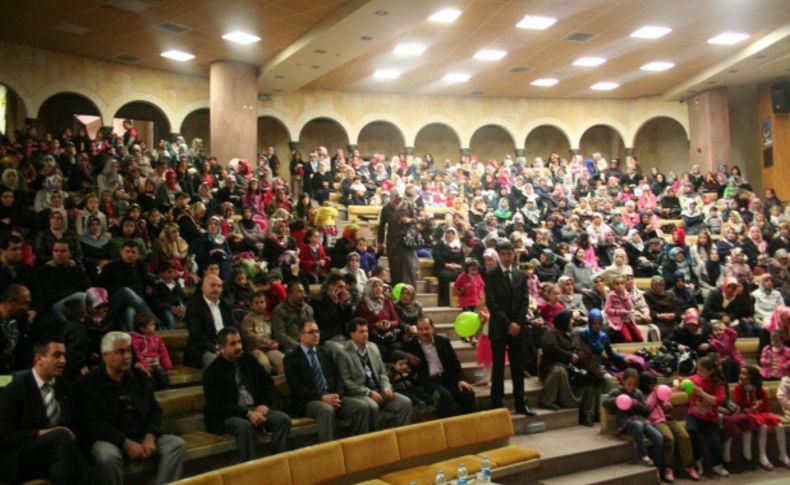 Minik yüreklerden Peygamber sevgisi yükseldi