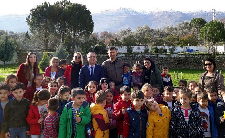 Miniklerden Mehmetçiğe incir lokumu