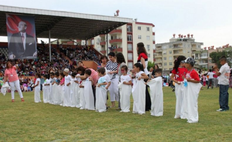 Miniklerin gösterisi büyüledi
