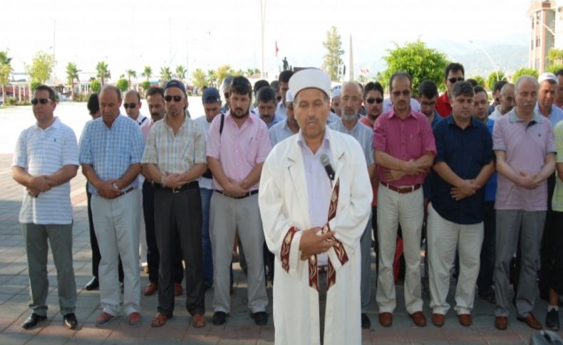 Mısır'da hayatını kaybedenler için Fethiye'de gıyabi cenaze namazı kılındı