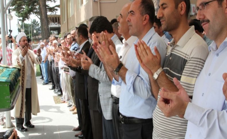 Mısır'daki katliamda ölenler için Erzincan'da gıyabi cenaze namazı kılındı