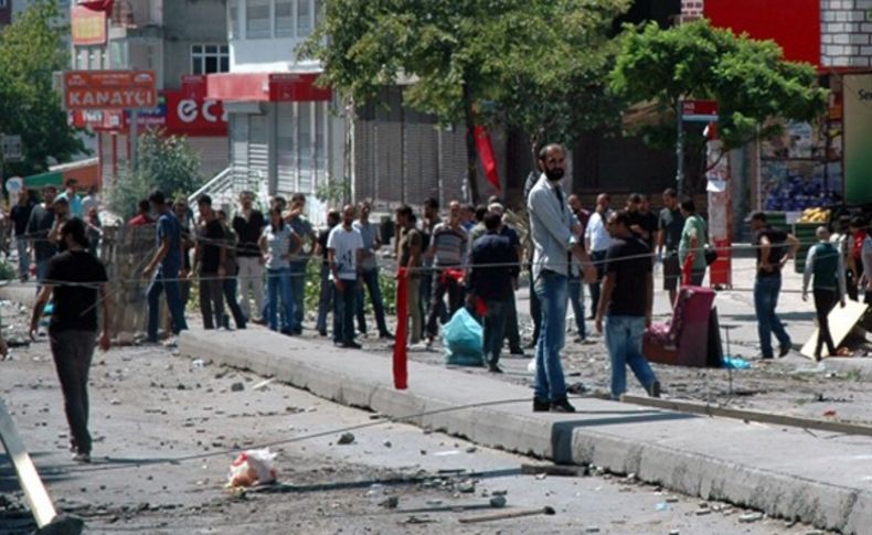 Gazi Mahallesi'nde yaralanan polis şehit oldu