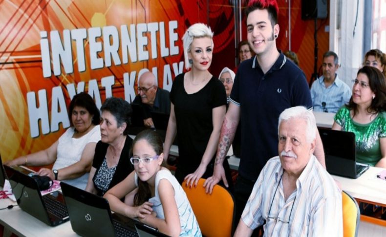 'Model' grubu üyeleri internetle değişen hayatlarını anlattı