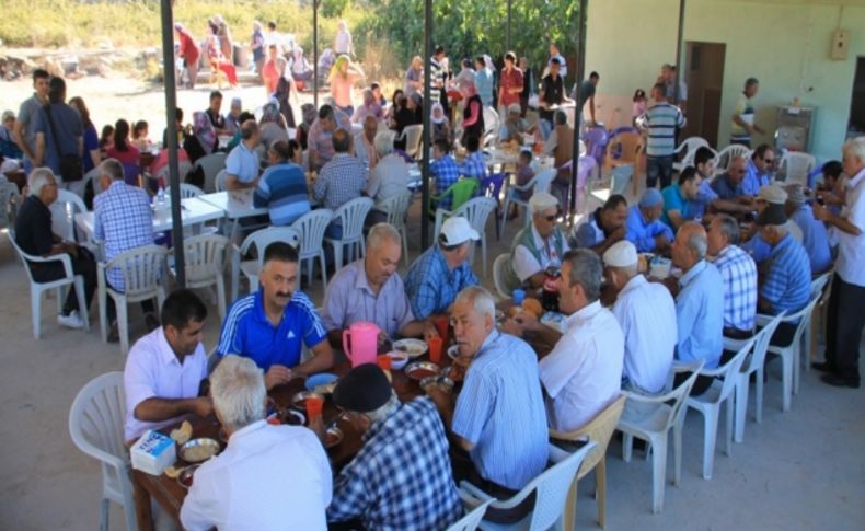 Mollaömerliler bayramda bir araya geldi