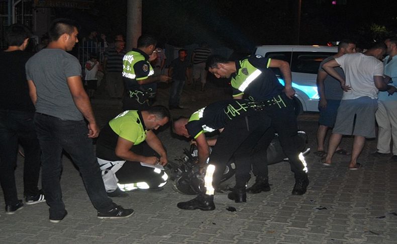 Motosikletle otomobil çarpıştı: 1 ölü, 1 yaralı