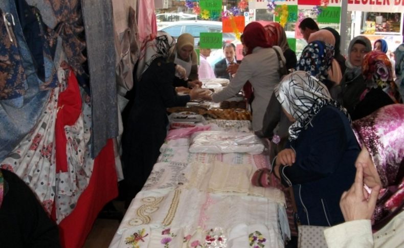 Mudanya Gönüllüler Derneği'nden öğrenciler yararına kermes