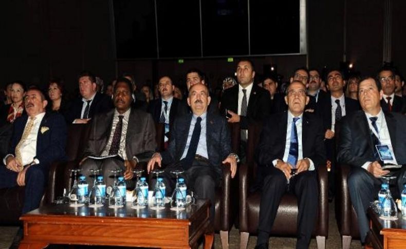 Müezzinoğlu'ndan 'gemi Hastanesi' Açiklamasi