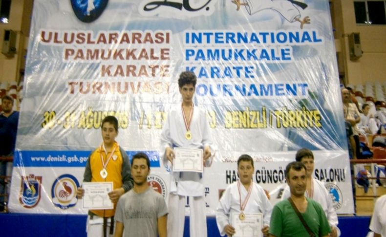 Muğla Belediyesi'nin karatecileri üç madalya kazandı