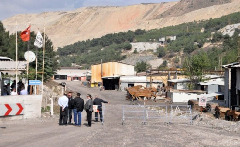 Mahkeme kararına rağmen facia ocağına giremediler