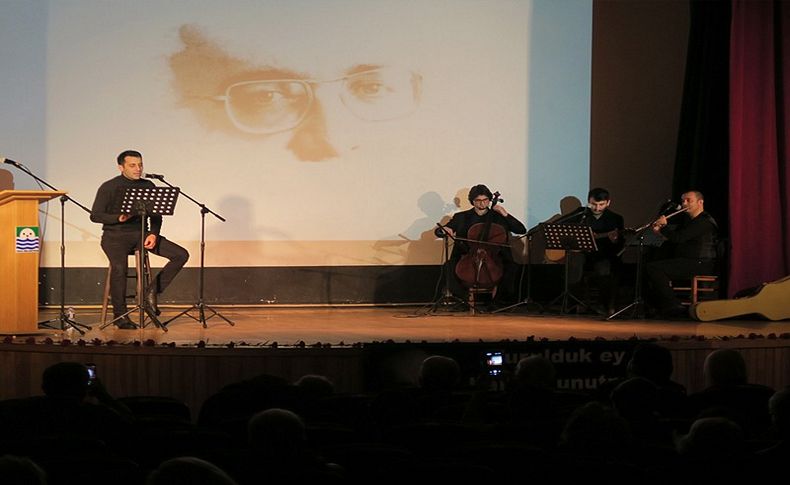 Foça'da Mumcu gecesi