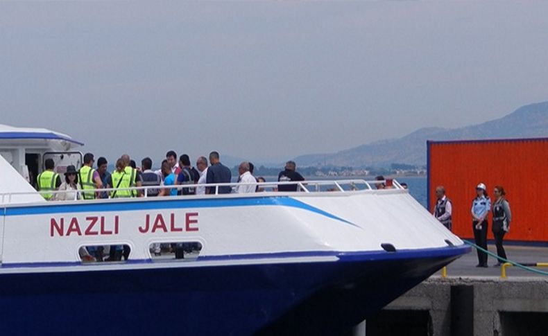 Yeni mülteci kafilesi İzmir'de