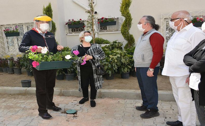 Narlıdere’de balkonlar çiçek açtı!