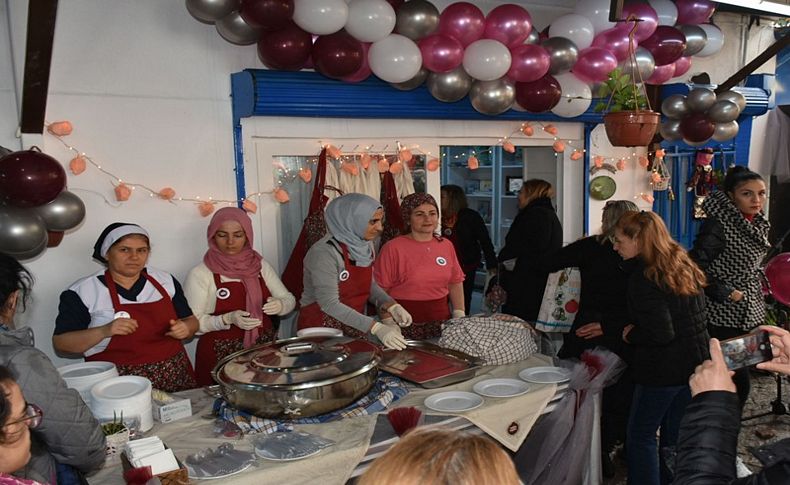 Narlıdere’nin ‘el emeği‘ marketine yoğun ilgi