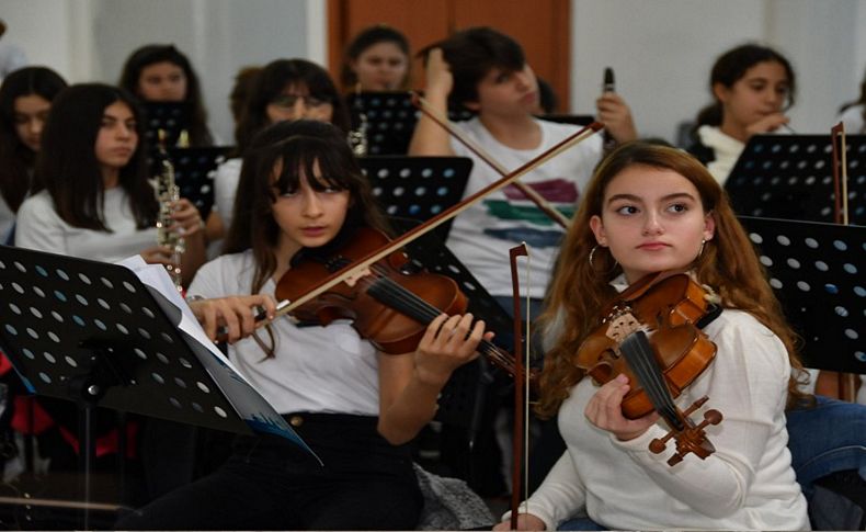 Narlıdereli çocuklar ilk kez sahnede!