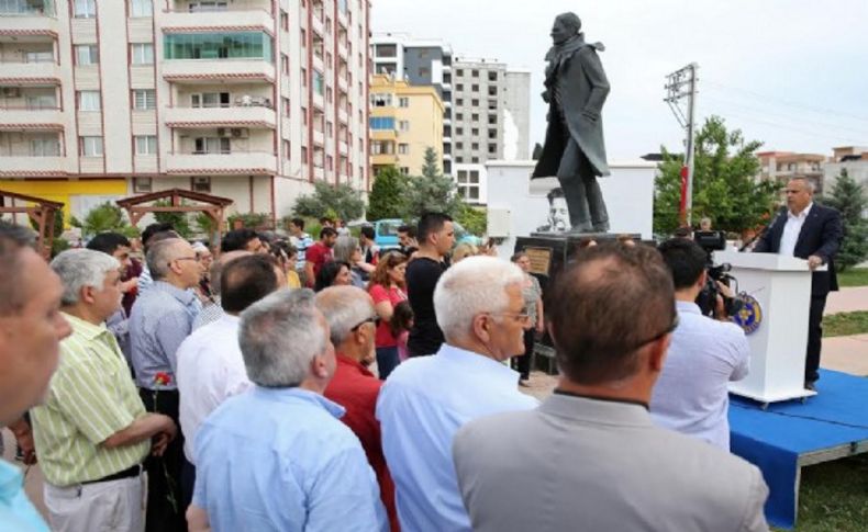 Nazım Hikmet Buca'da şiirlerle anıldı