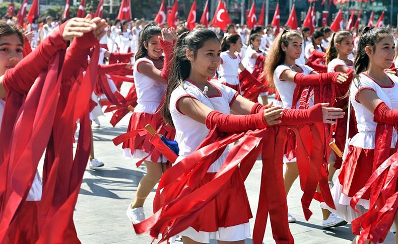 Neşe doluyor insan..