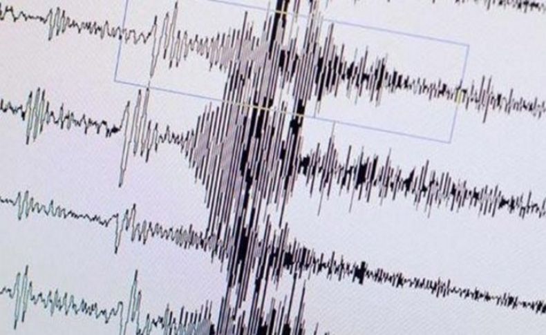 O ülkede 7.6'lık deprem meydana geldi!