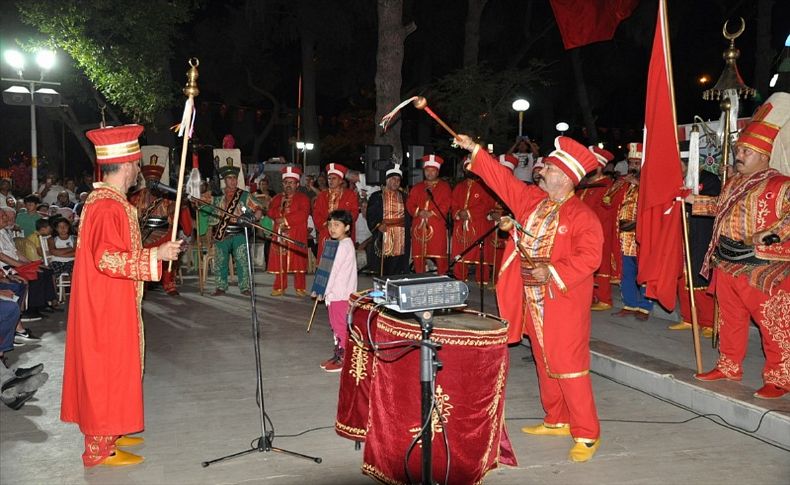 İzmir'in üç ilçesinde 15 Temmuz anması