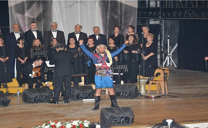 Ödemiş'te Ata'nın şarkıları söylendi