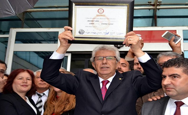 Ödemiş'te Eriş mazbatasını aldı