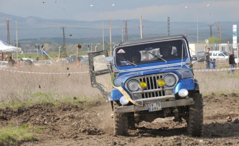 Off Road yarışları nefes kesti