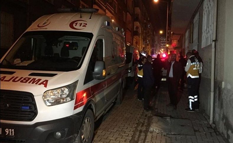 Öğrenci evine çağırdıkları doktoru öldürdüler