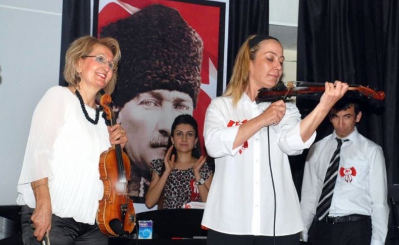 Öğrenci ve veliler 8. Manavgat Keman Resitali'nde buluştu