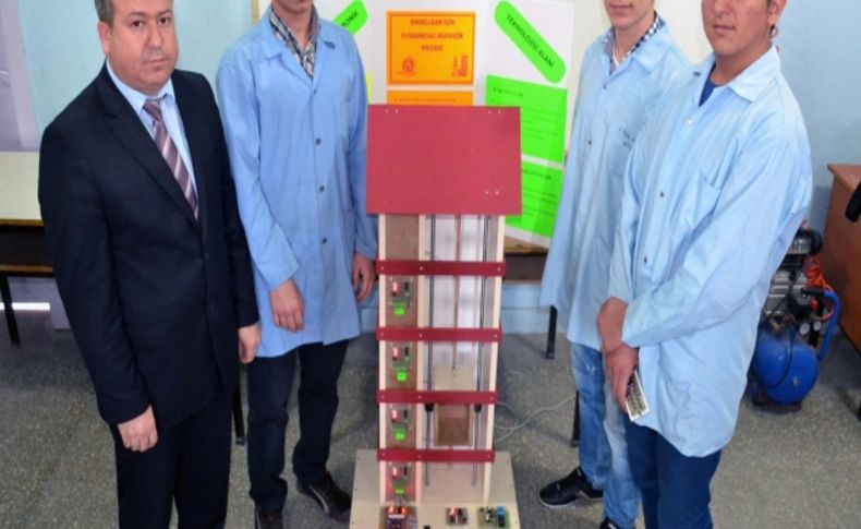 Öğrenciler, engellilere özel asansör geliştirdi