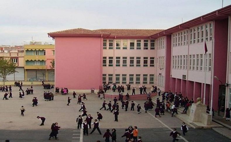 Okul müdürü açığa alındı
