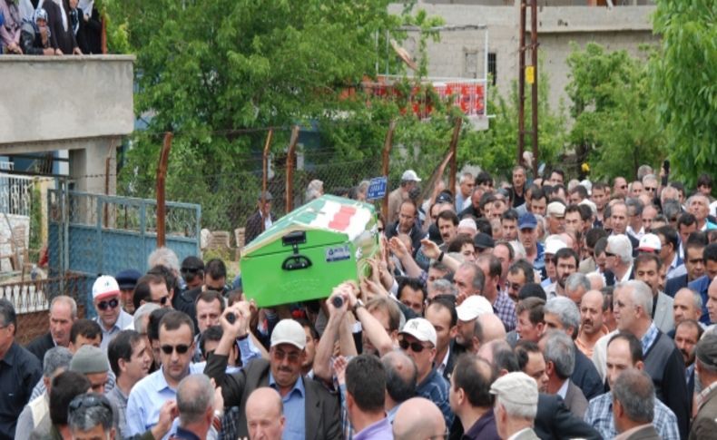 Öldürülen Çeçen konsolos toprağa verildi (1)