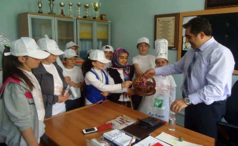 Olur'lu öğrenciler 'Dengeli Beslenme'nin bestesini yaptı