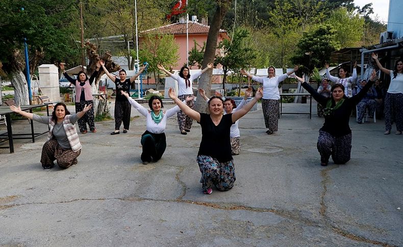 Önce tarlaya sonra folklor kursuna