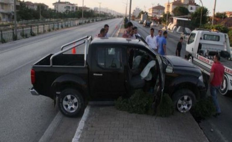 Orta refuja çarpan cipteki 4 kişi yaralandı