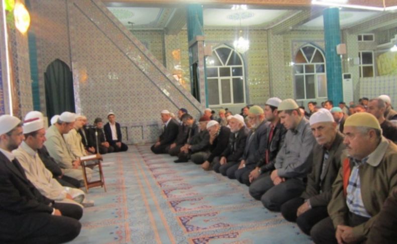 Osmancık, Peygamber Efendimiz'e (sas) 63 milyon salavat, 1442 hatim hediye etti