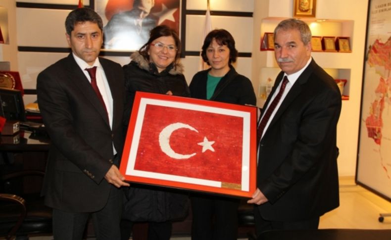 Otistik çocukların ziyareti, Başkan’ı duygulandırdı